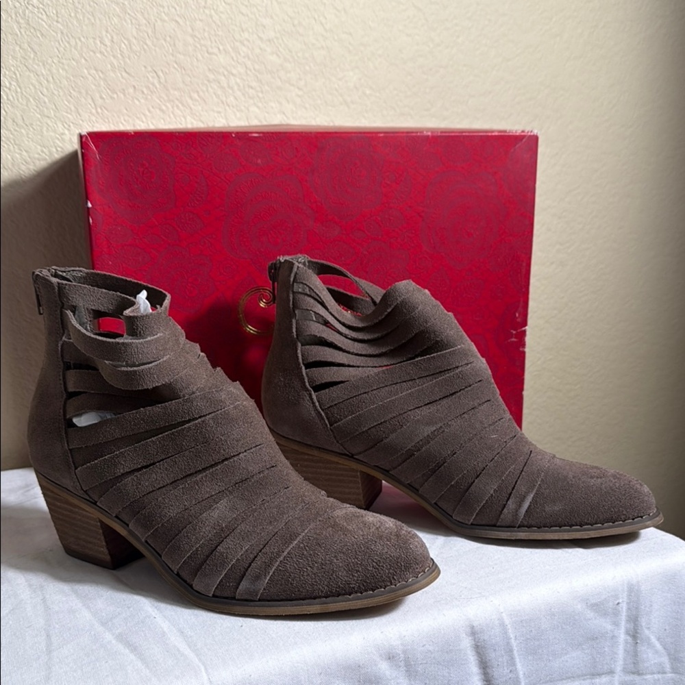 Carlos Santana Elegant Brown Ankle Boots Vanna Doe